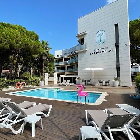Aparthotel Las Palmeras Castelldefels Bagian luar foto